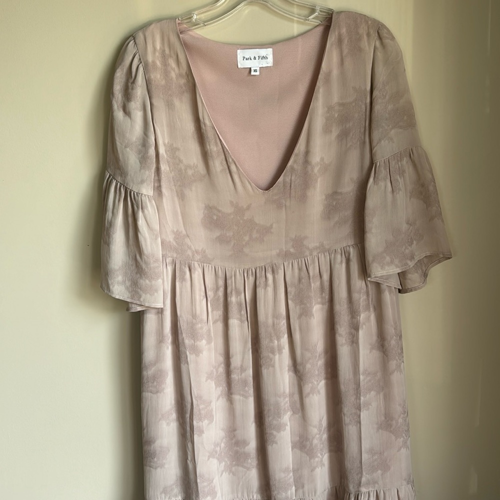 Park & Fifth Rennie Midi Dress in Dusty/Beige Floral Pattern